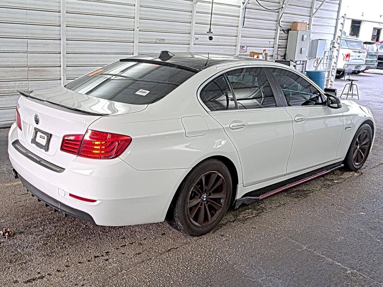 Used 2015 BMW 528i xDrive Sedan AWD/4WD image 2