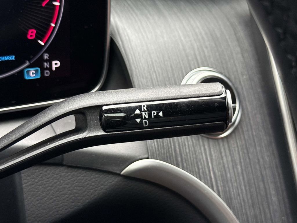 Used 2024 Mercedes-Benz GLC 300 4MATIC image 30