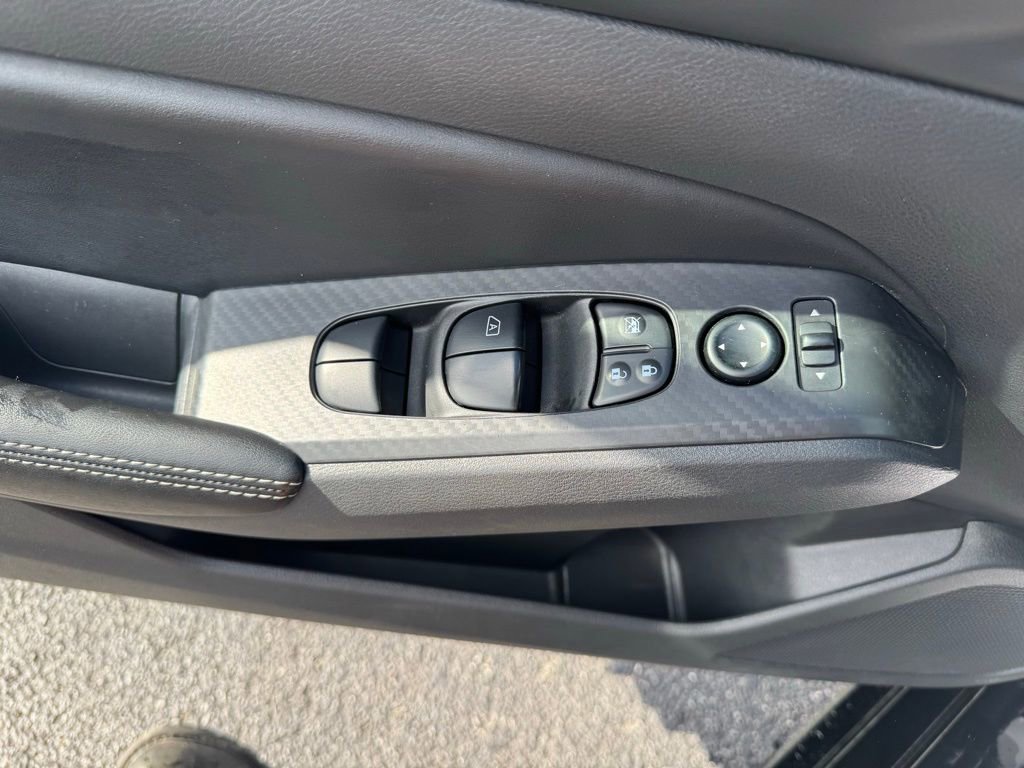 Used 2024 Nissan Altima 2.5 SV image 15