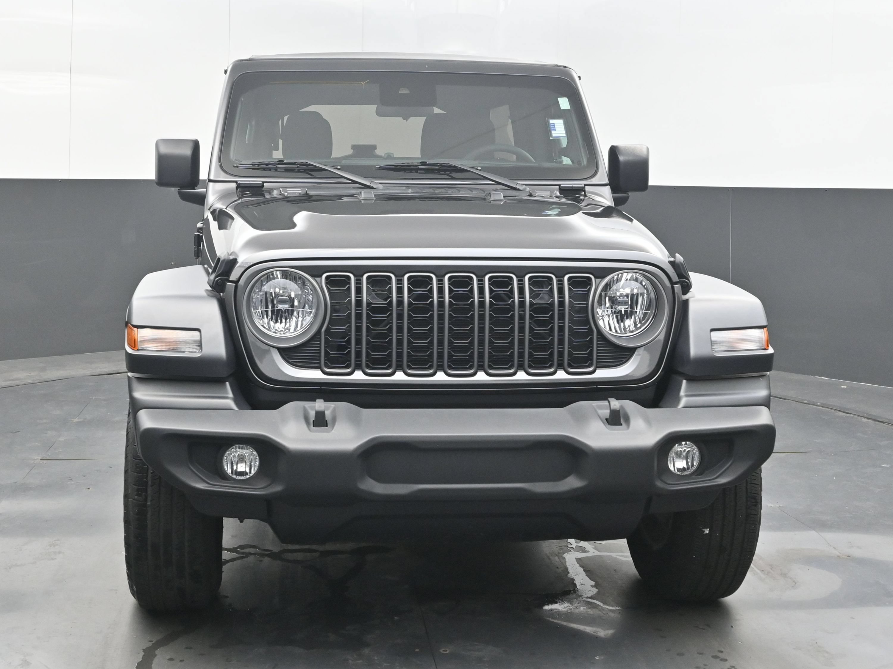 Used 2025 Jeep Wrangler Unlimited Sport AWD/4WD image 3