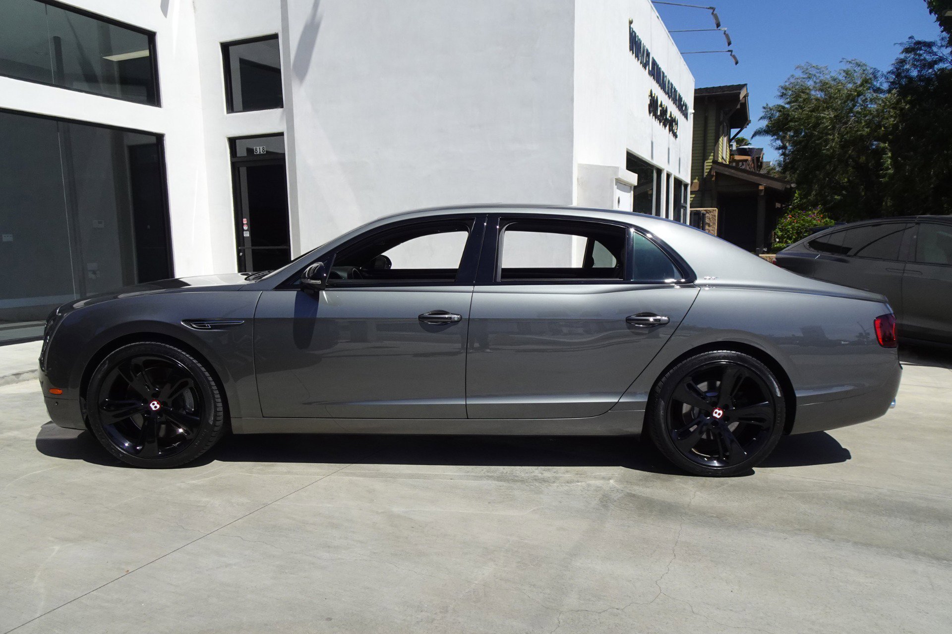 Used 2018 Bentley Flying Spur S V8 AWD/4WD image 3