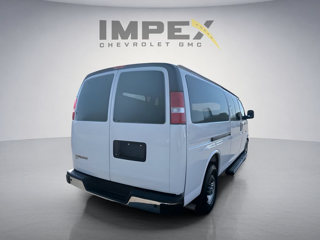Used 2025 Chevrolet Express 3500 LT w/ LT Preferred Equipment Group RWD image 5