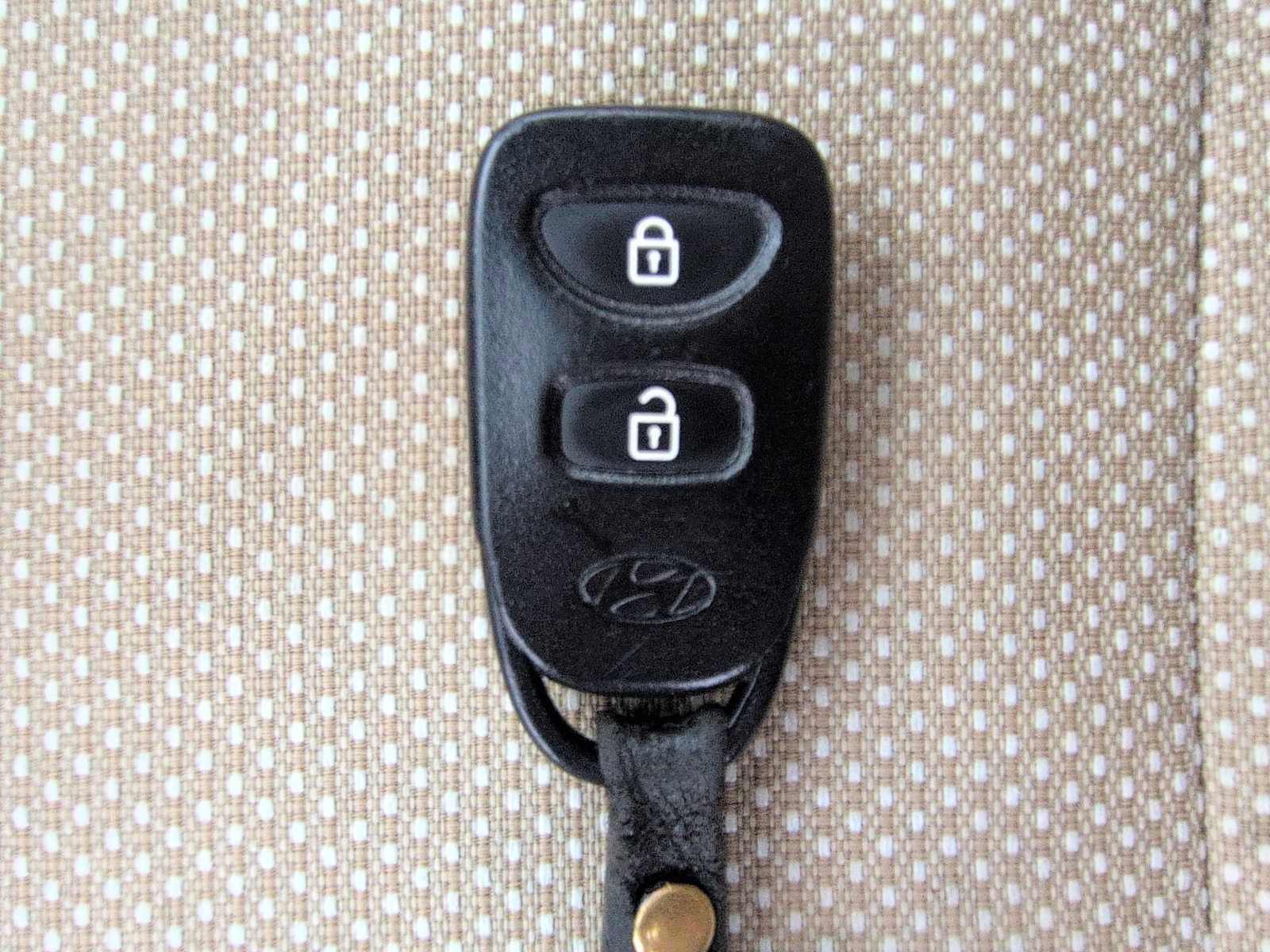 Used 2013 Hyundai Accent GLS FWD image 30