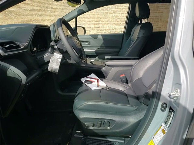 Certified 2024 Toyota Sienna XLE Woodland Edition image 12
