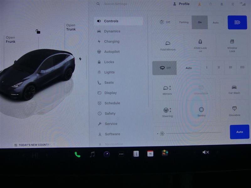 Used 2023 Tesla Model Y Long Range AWD/4WD image 11