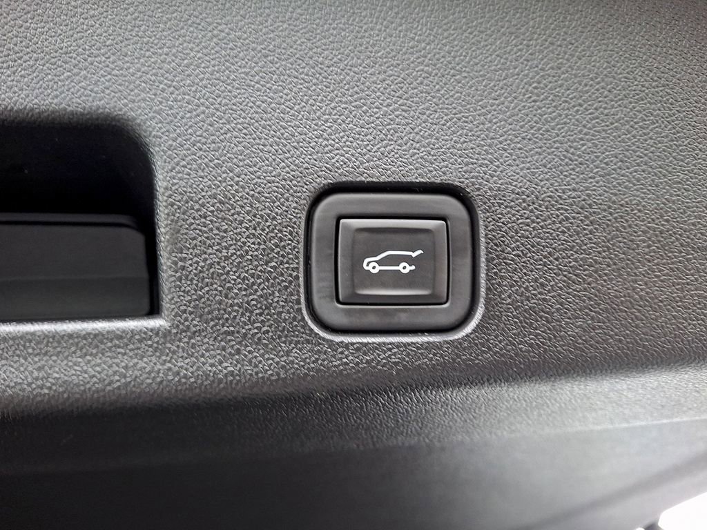 Used 2024 Chevrolet Traverse RS image 31