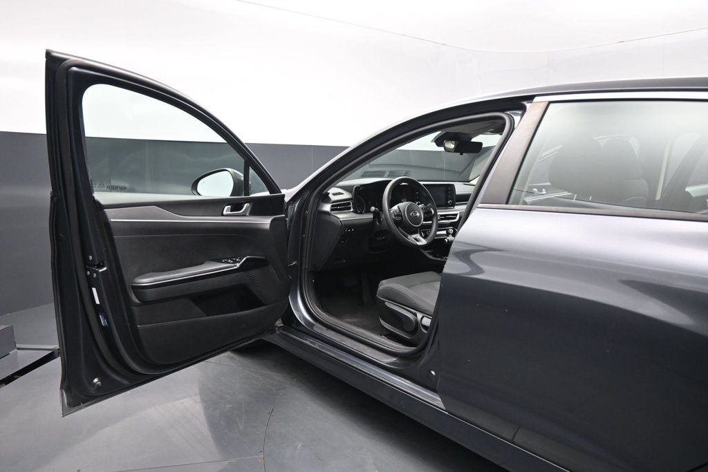 Used 2021 Kia K5 LXS FWD image 9
