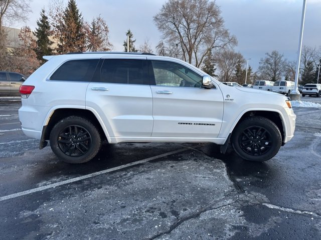 Used 2018 Jeep Grand Cherokee Overland w/ Jeep Active Safety Group image 4