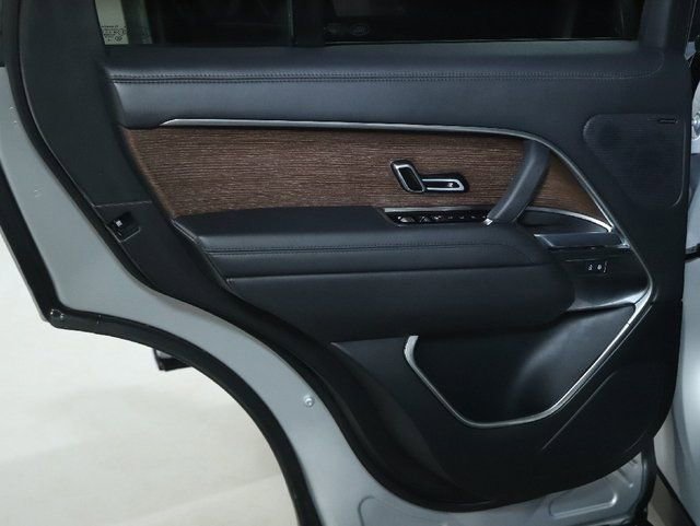 Used 2023 Land Rover Range Rover SE image 32
