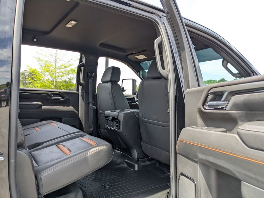 Used 2025 GMC Sierra 2500 AT4 image 47