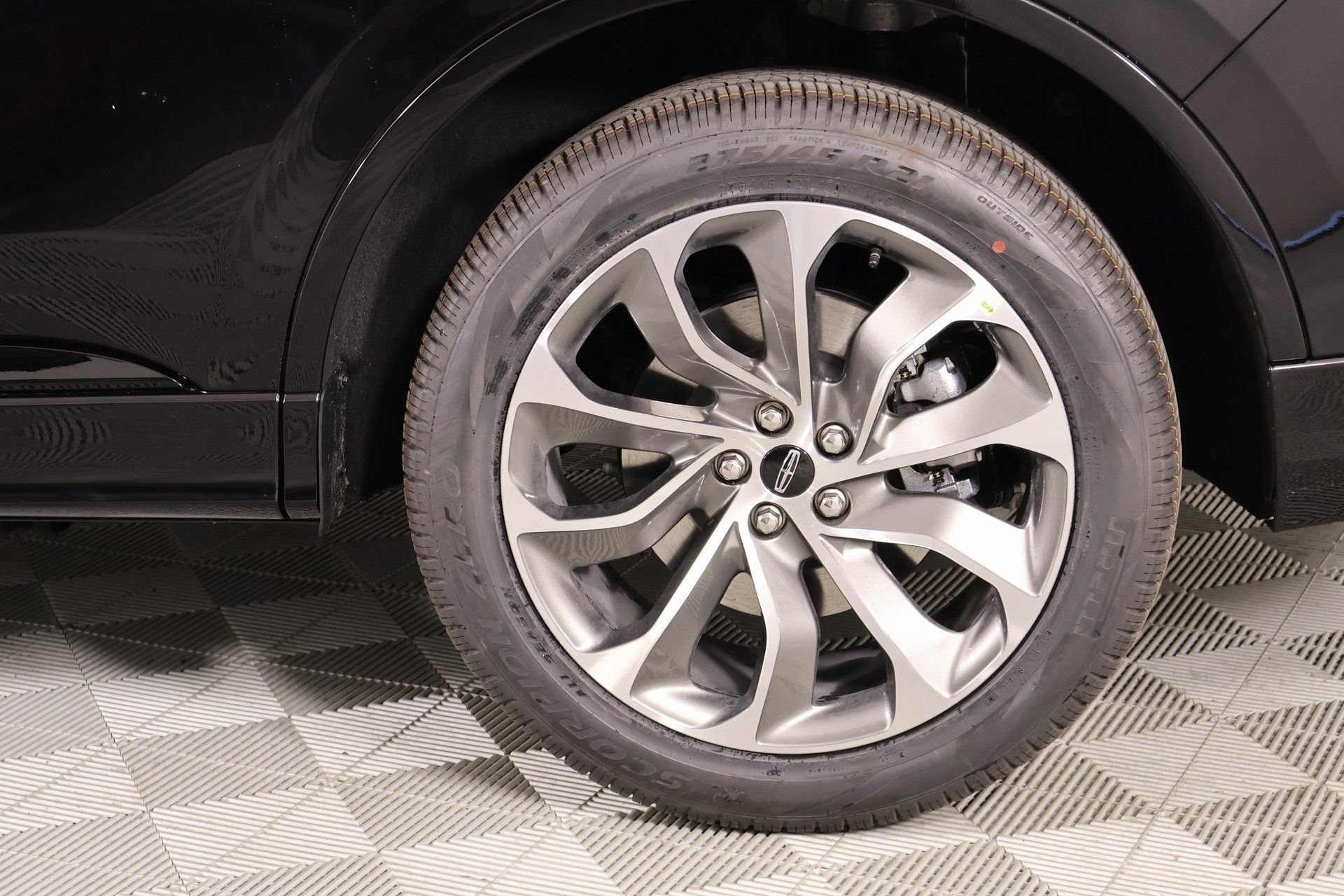 New 2026 Lincoln Aviator AWD w/ Jet Appearance Package image 19