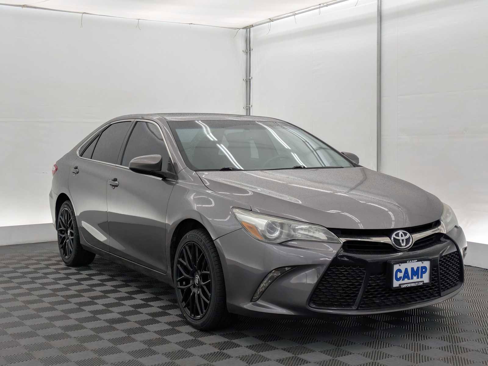 Used 2017 Toyota Camry XSE w/ Moonroof Package image 8