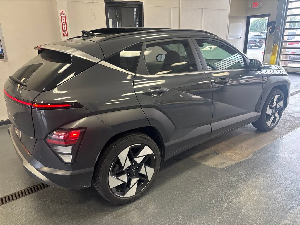 Used 2024 Hyundai Kona Limited FWD image 8