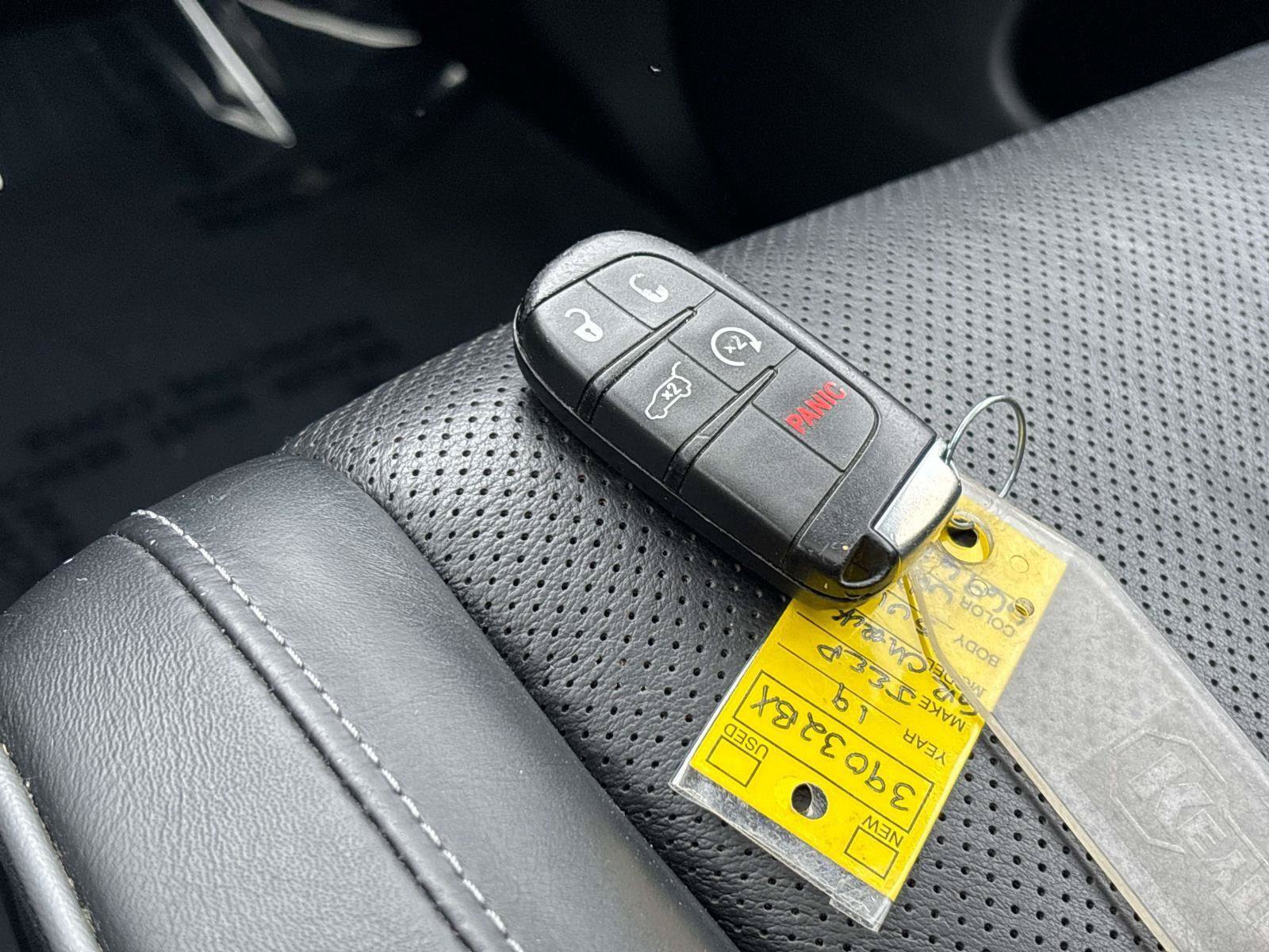 Used 2019 Jeep Grand Cherokee Summit AWD/4WD image 31
