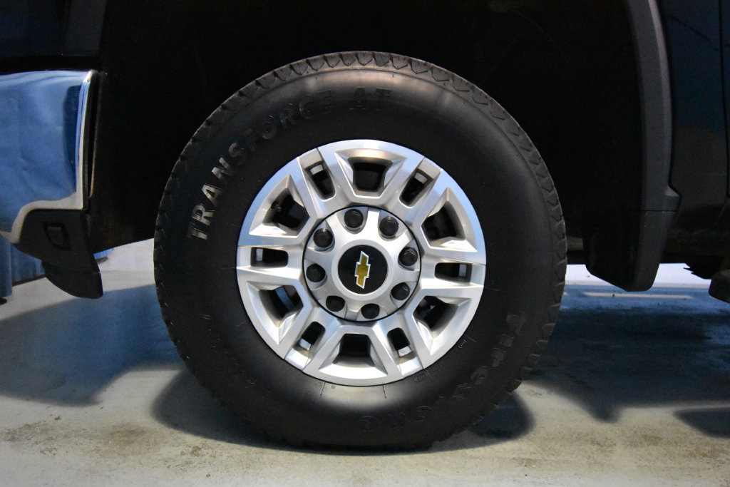Used 2025 Chevrolet Silverado 2500 LT w/ Safety Package AWD/4WD image 23