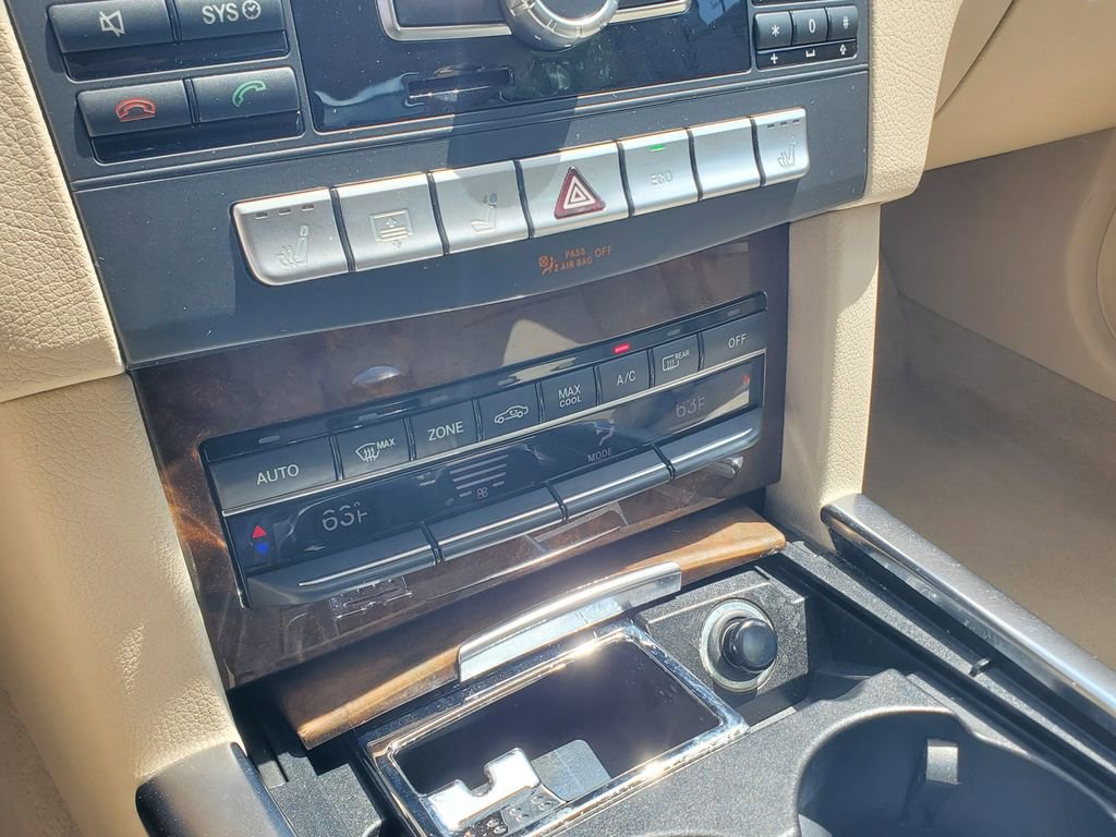 Used 2014 Mercedes-Benz E 350 4MATIC Sedan image 31