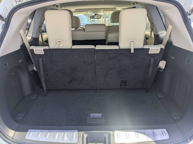 Used 2019 INFINITI QX60 Luxe w/ Essential Package FWD image 12