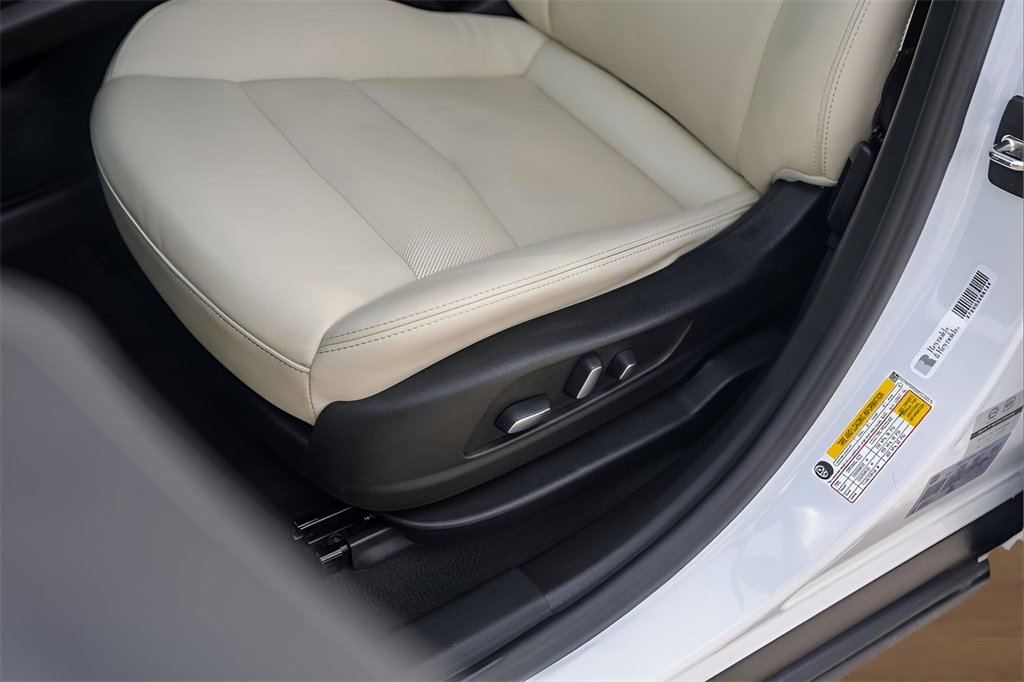 Certified 2023 Cadillac XT6 Sport w/ Technology Package image 8