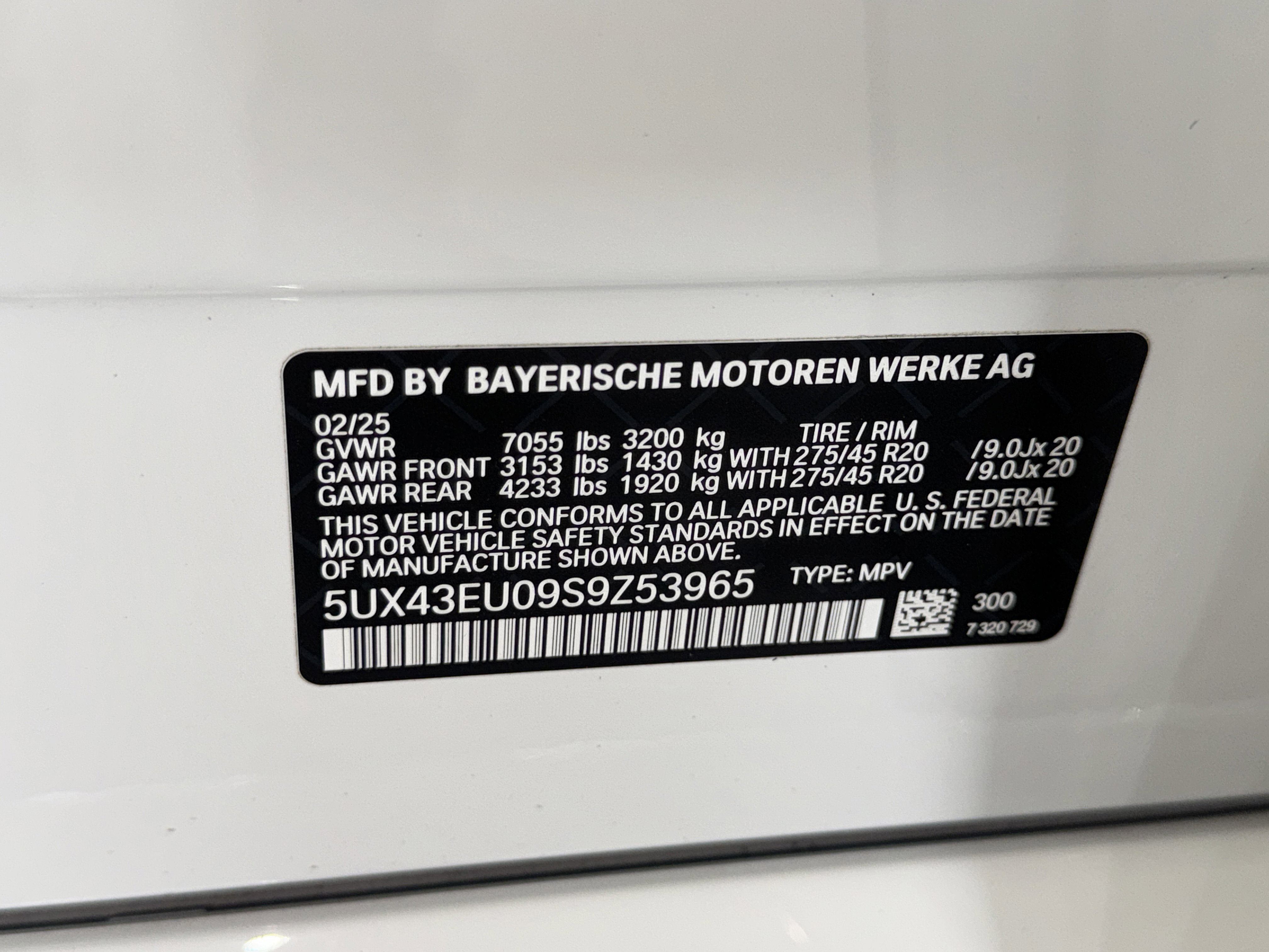 Certified 2025 BMW X5 xDrive50e w/ M Sport Package image 38