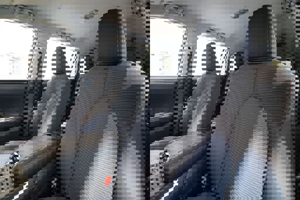 Used 2024 Toyota Highlander LE image 6