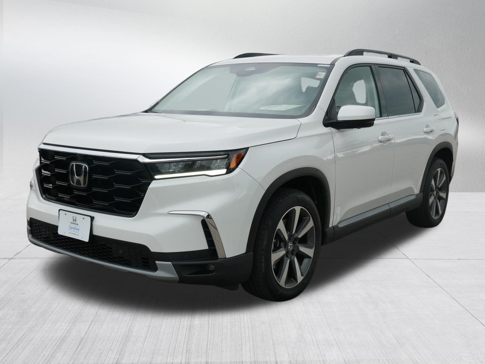 Certified 2024 Honda Pilot Elite image 3
