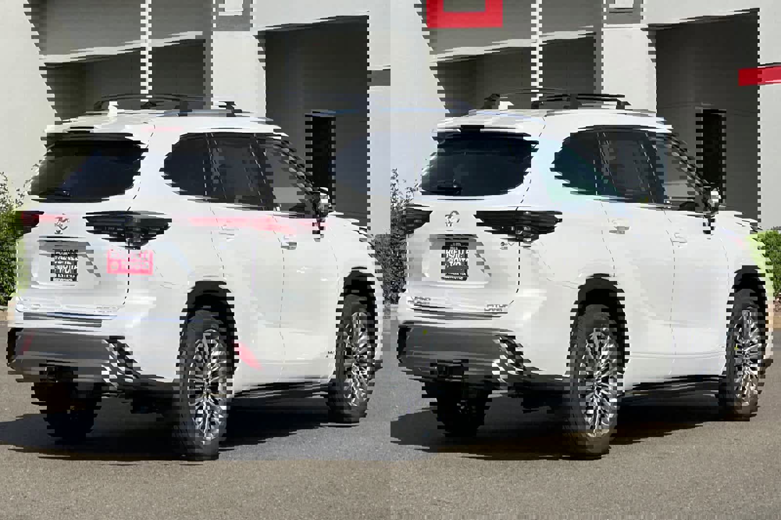 New 2026 Toyota Highlander Platinum image 2