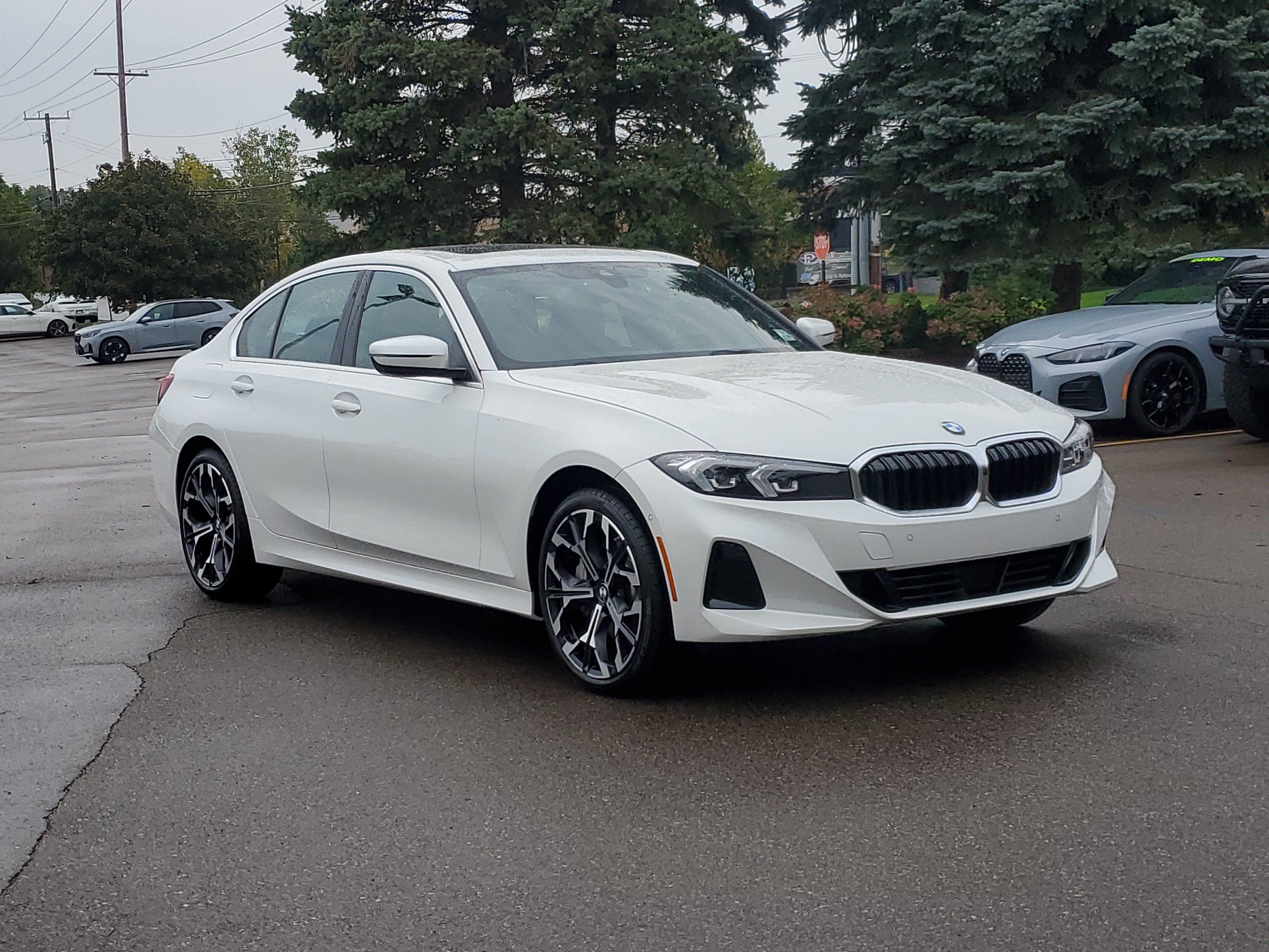 New 2026 BMW 330i xDrive Sedan w/ Premium Package AWD/4WD image 7