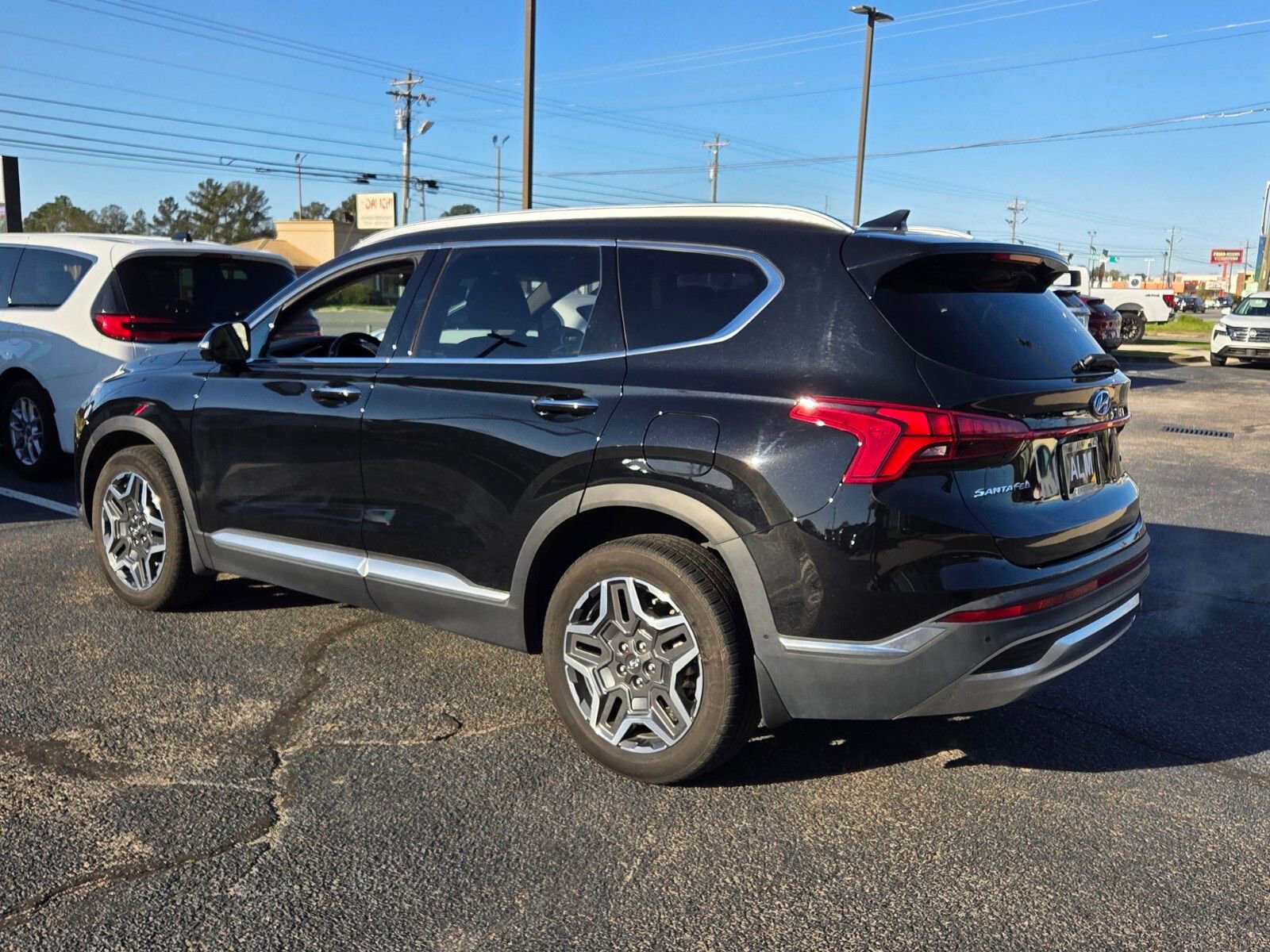 Certified 2023 Hyundai Santa Fe Limited image 9