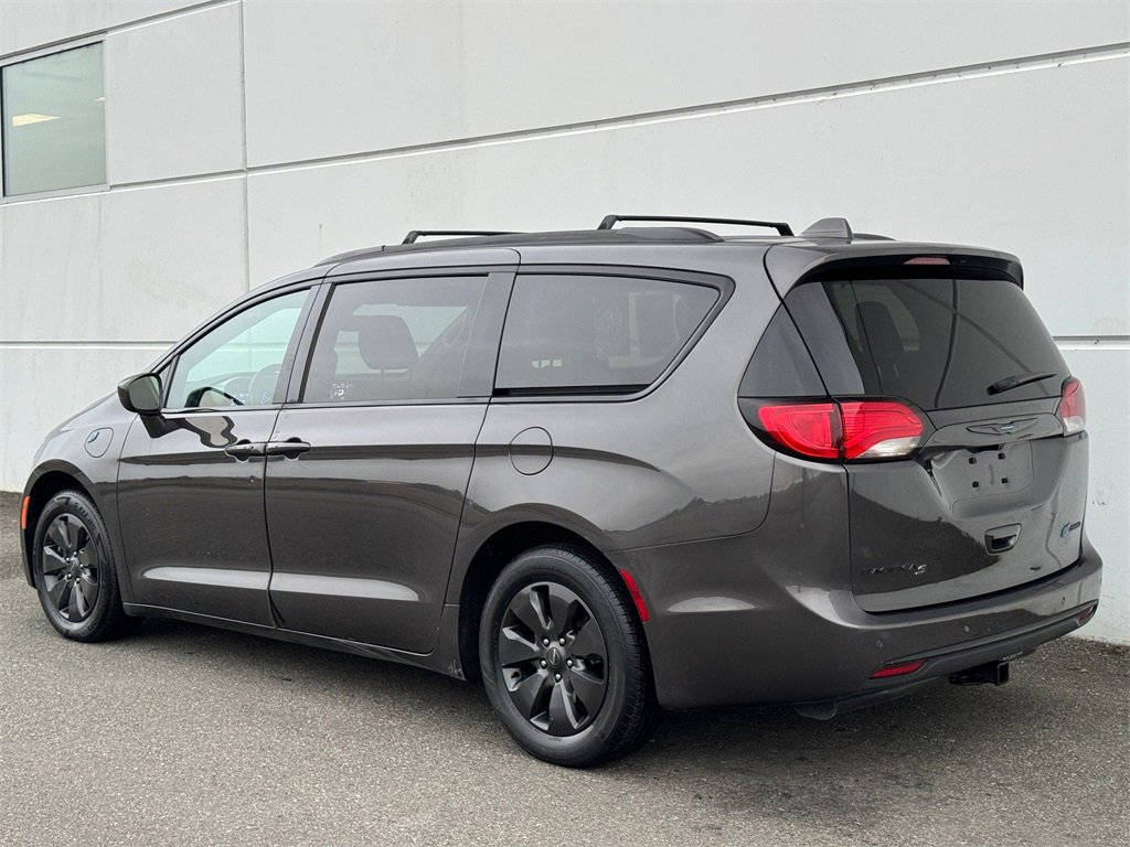 Used 2020 Chrysler Pacifica Touring-L w/ S Appearance Package image 5