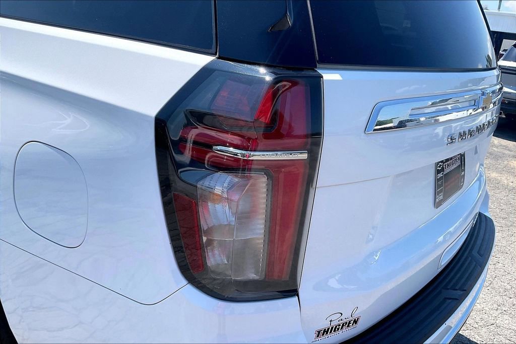 Used 2024 Chevrolet Suburban Premier AWD/4WD image 23