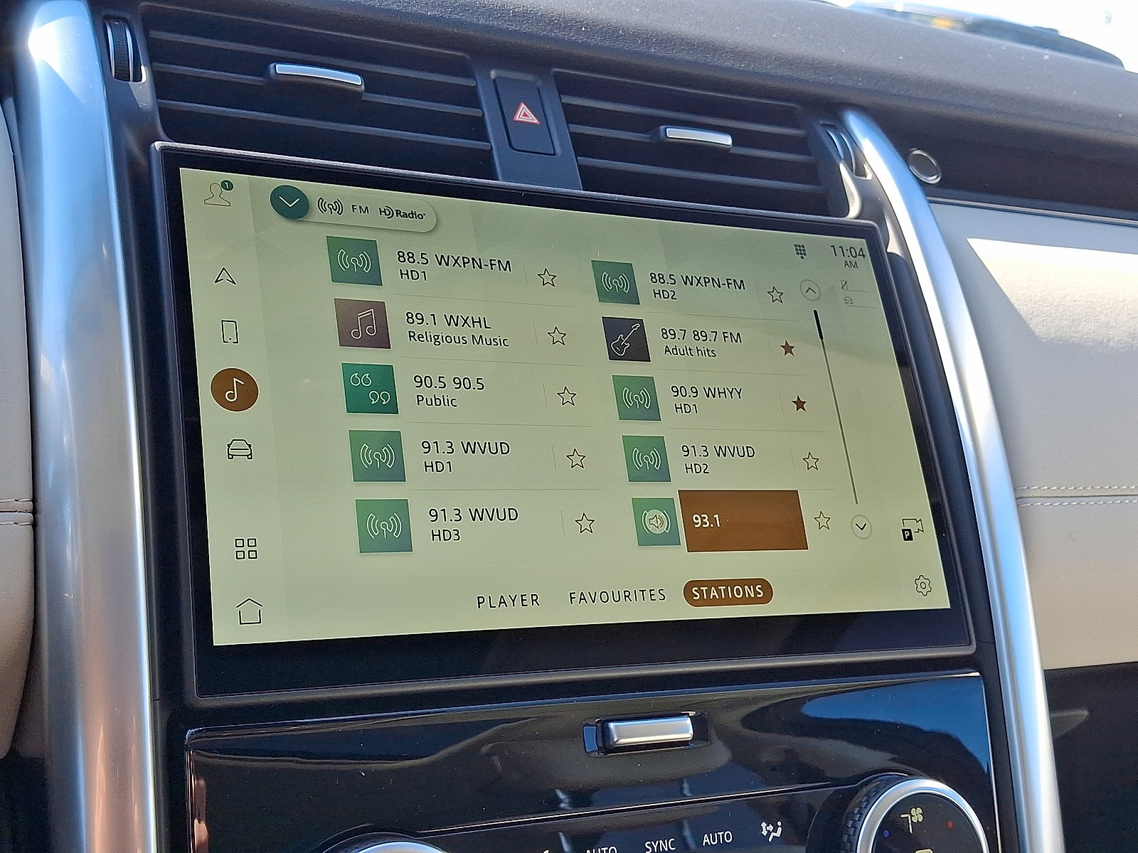 New 2026 Land Rover Discovery S image 9