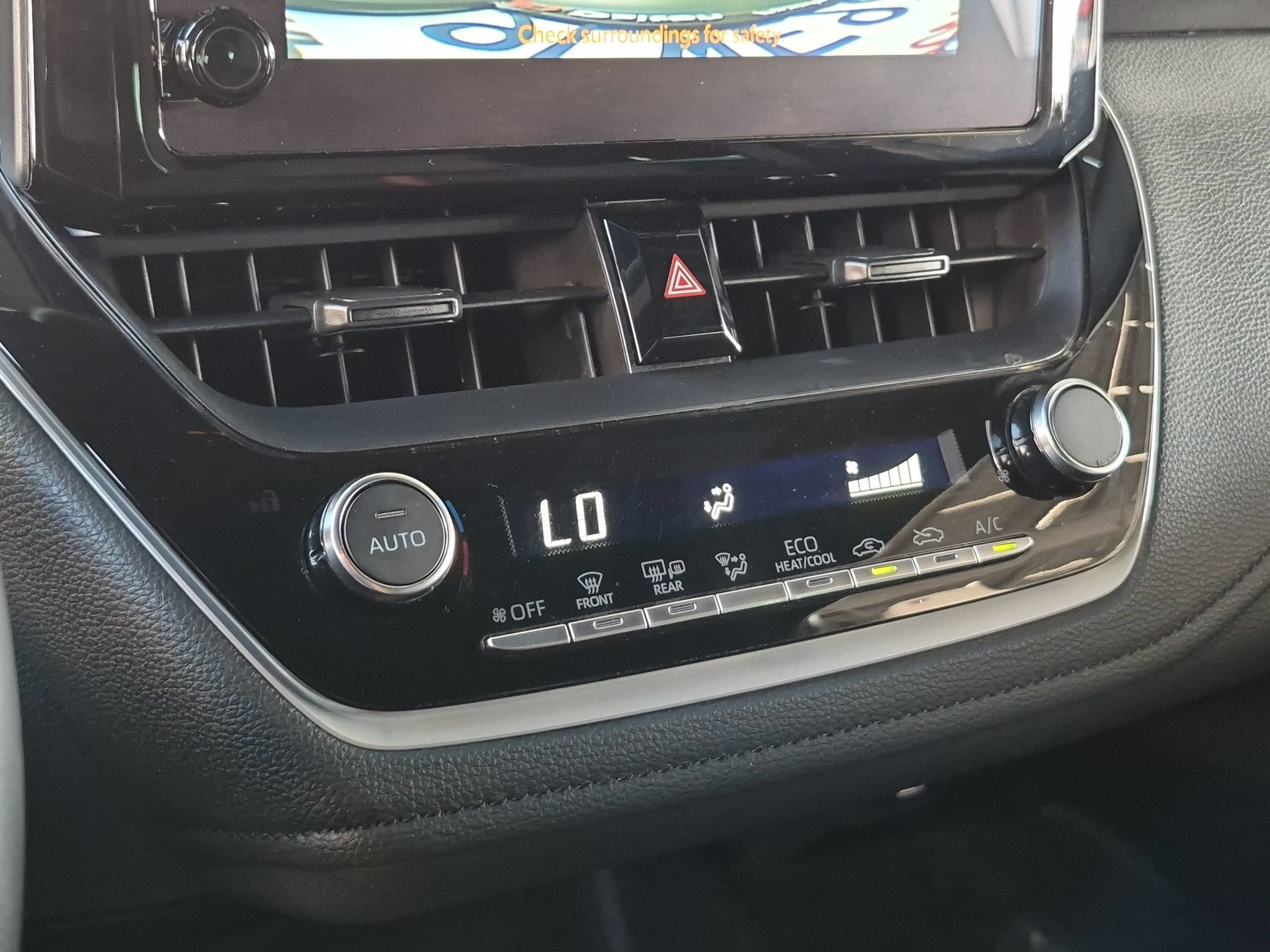 Used 2024 Toyota Corolla SE FWD image 21