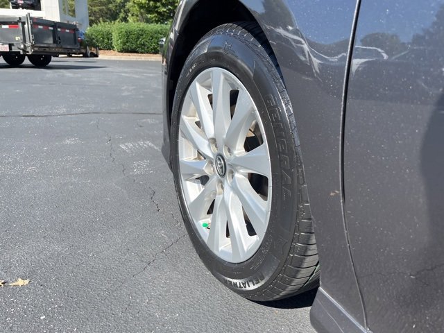 Used 2019 Toyota Camry LE image 9