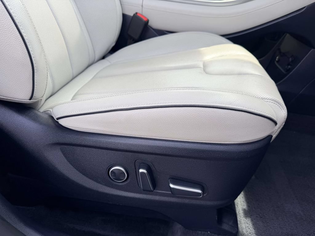 Used 2024 Hyundai Palisade Limited FWD image 8