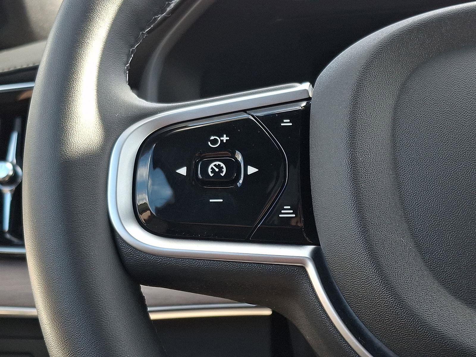 Certified 2025 Volvo XC90 B5 Plus image 24