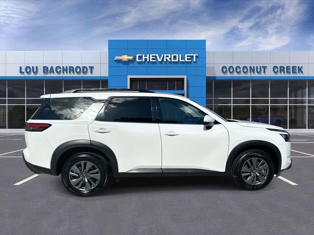 Used 2025 Nissan Pathfinder SV image 9