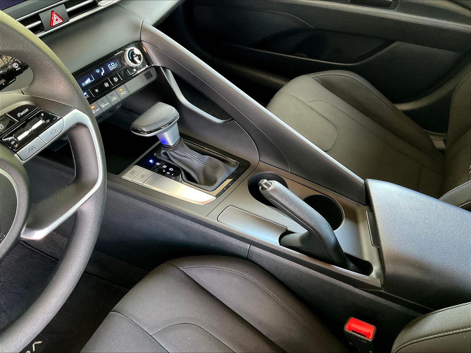 Used 2023 Hyundai Elantra SEL FWD image 16