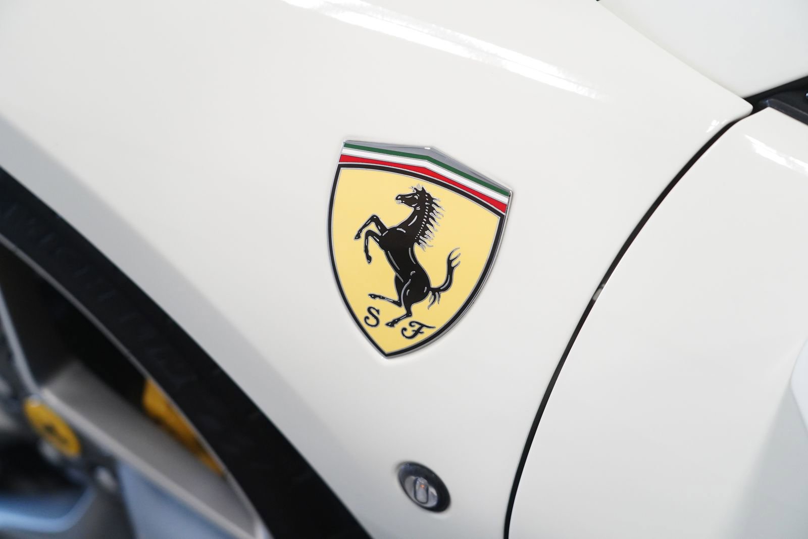 Used 2021 Ferrari F8 Tributo RWD image 12