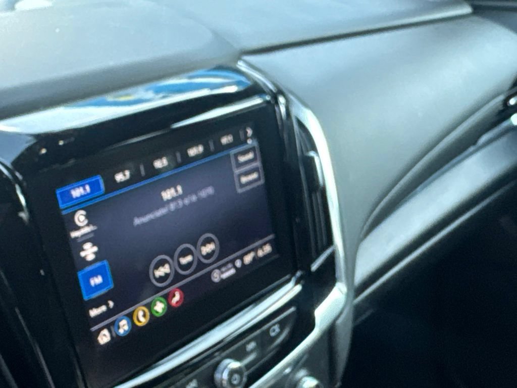Used 2023 Chevrolet Traverse LT FWD image 12