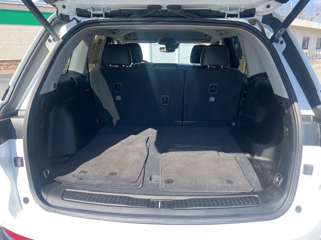 Used 2023 Jeep Grand Cherokee Limited image 15