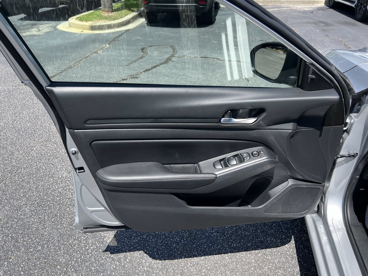 Used 2024 Nissan Altima 2.5 SV AWD/4WD image 14