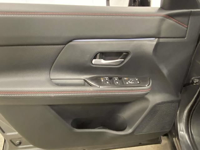 New 2026 Nissan Kicks SR w/ Cold Weather Package FWD image 12