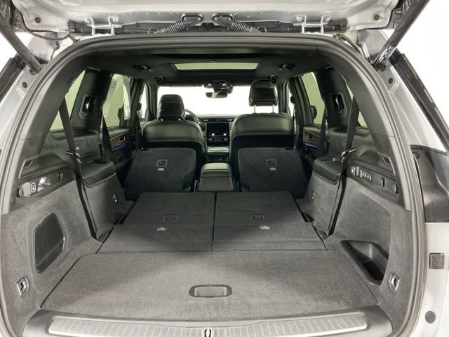 Used 2021 Jeep Grand Cherokee L Summit w/ Luxury Tech Group V image 34