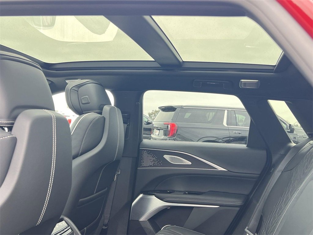 New 2026 Cadillac Lyriq V image 29