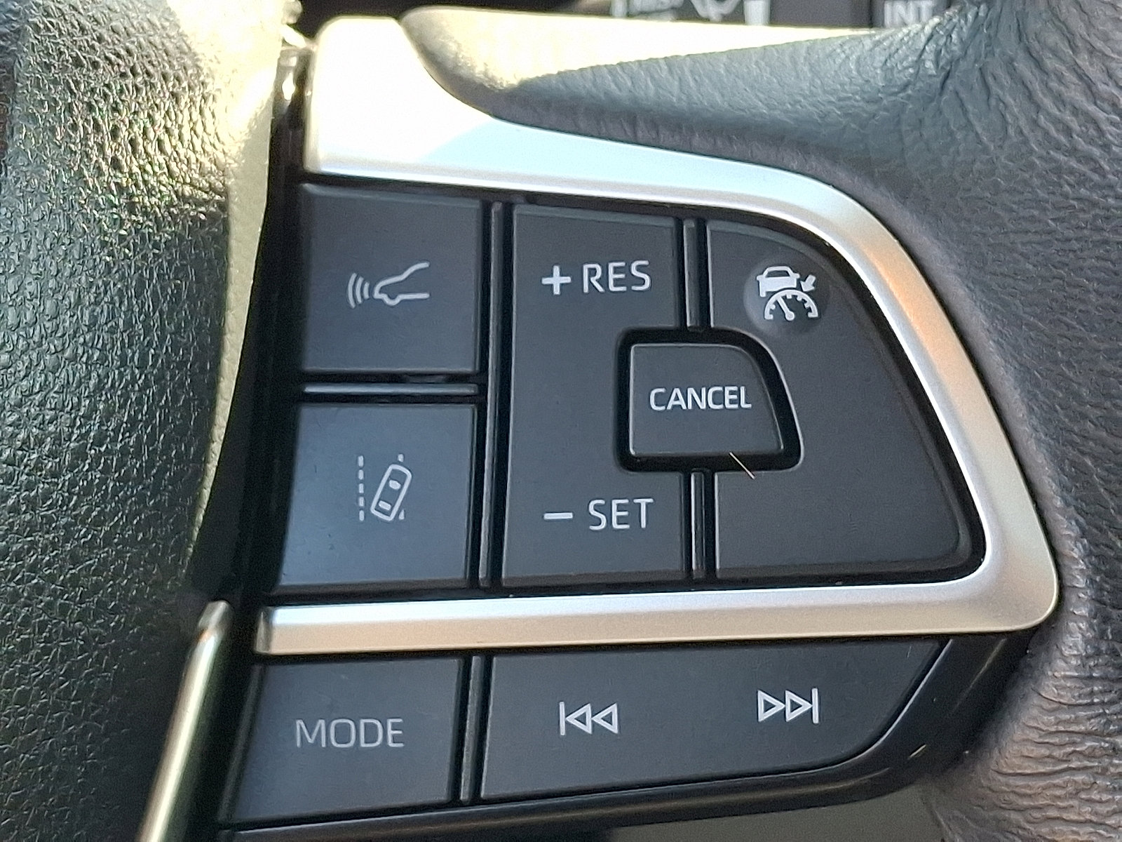 Certified 2024 Toyota Sienna XLE image 23