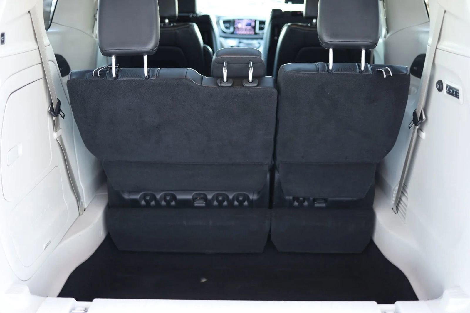Used 2019 Chrysler Pacifica Limited FWD image 40