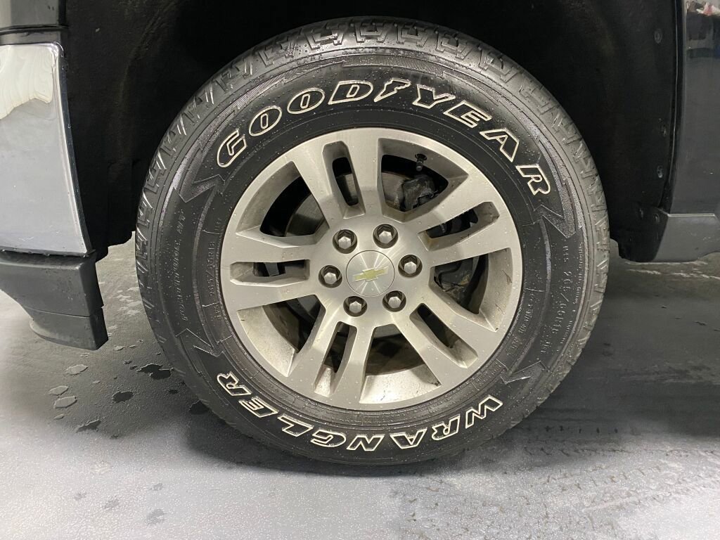 Used 2019 Chevrolet Silverado 1500 LT w/ All Star Edition image 13