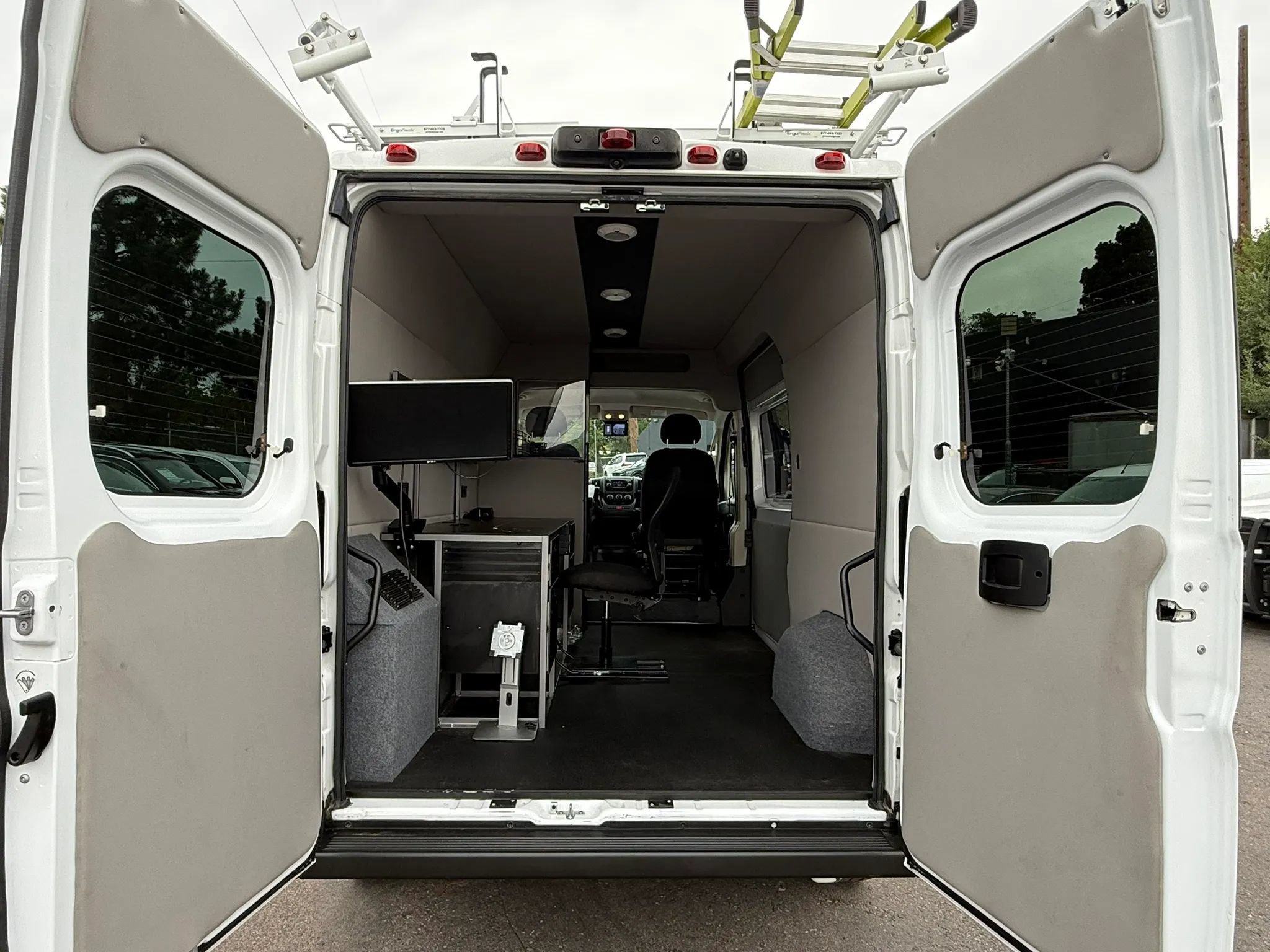 Used 2021 RAM ProMaster 1500 w/ Convenience Group FWD image 14
