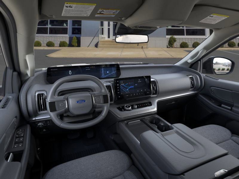 New 2026 Ford Expedition Active image 9