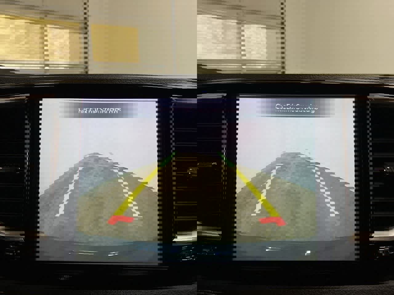 Used 2023 Chrysler Pacifica Touring-L image 26